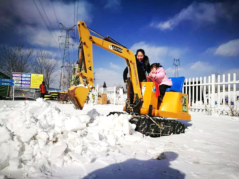 雪地挖掘機01